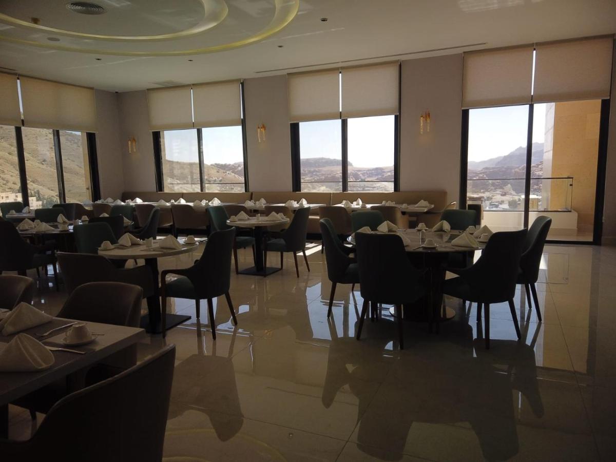 H Luxury Hotel Wadi Musa Bagian luar foto