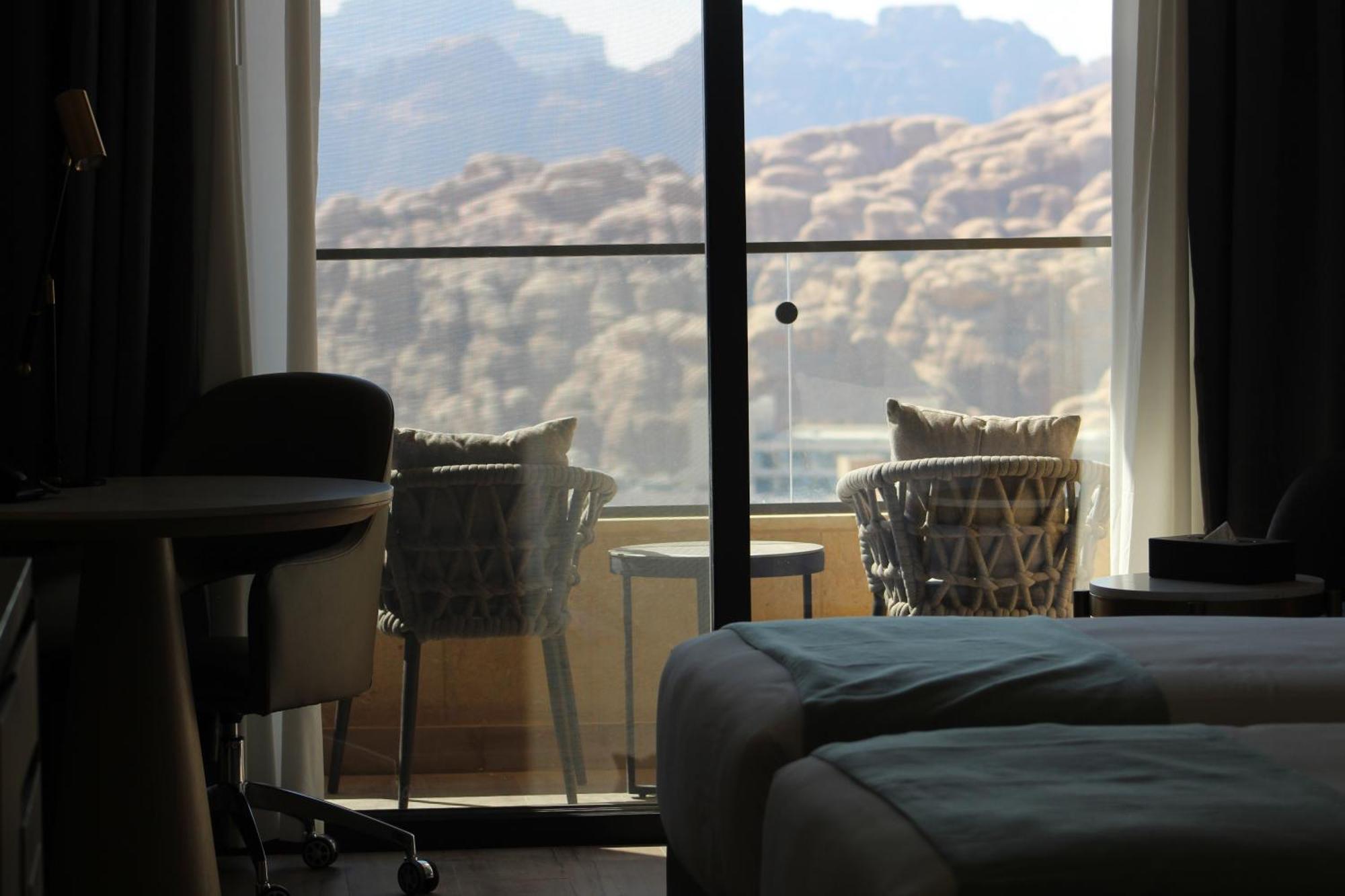 H Luxury Hotel Wadi Musa Bagian luar foto